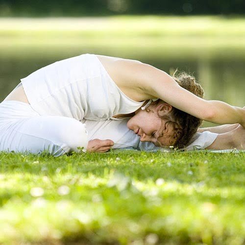 Yoga au domaine du lac de soursac durant vos vacances d'été - Corrèze