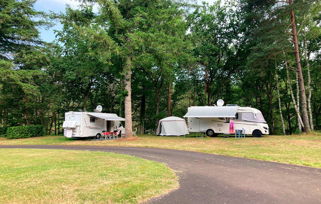 Camping du Domaine du Lac de Soursac en Corrèze classé 3 étoiles