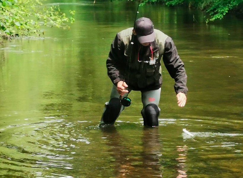 Mise en pratique du stage de pêche à la mouche - Domaine du Lac de Soursac