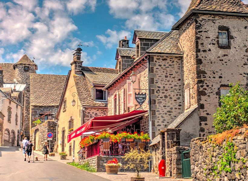 Salers - A visiter pendant votre séjour au Domaine du Lac de Soursac